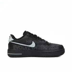 Nike Air Force 1 Wear-Resistant Low-Top Sneakers