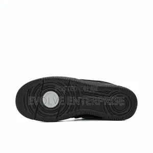 Nike Air Force 1 Wear-Resistant Low-Top Sneakers