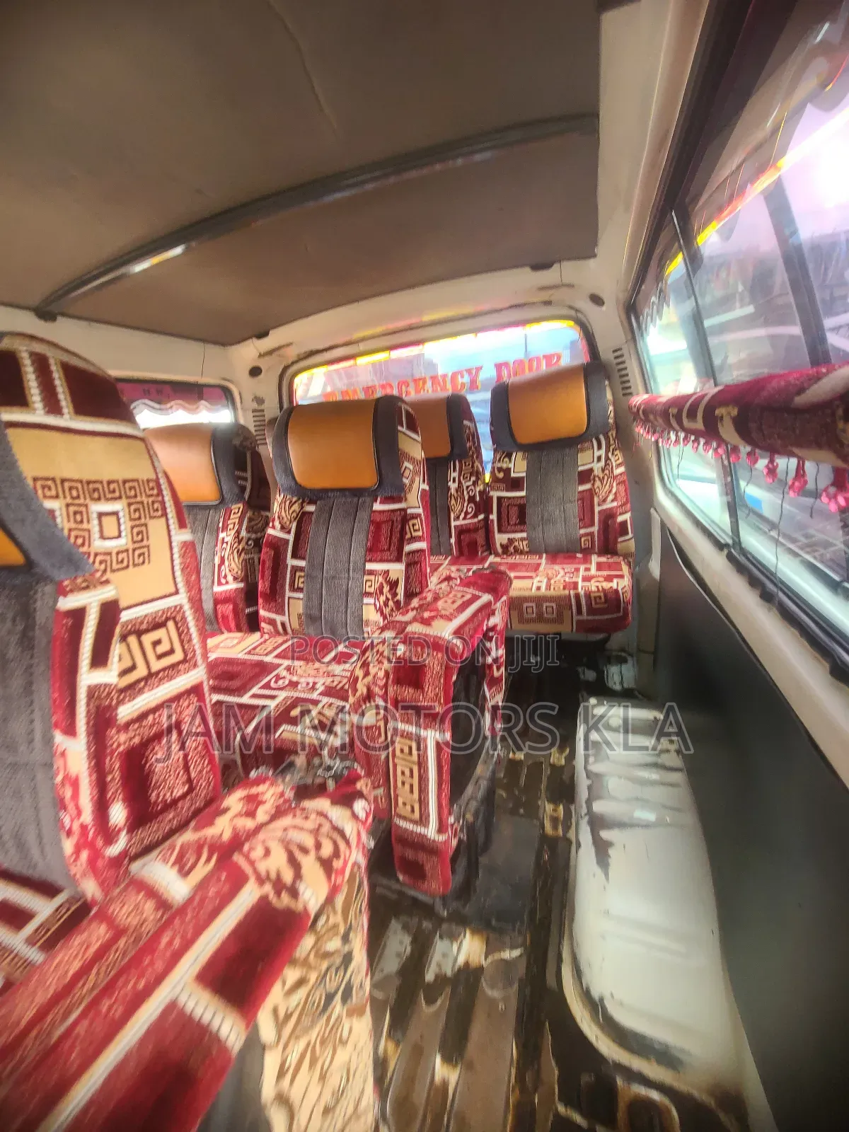 Toyota HiAce 2000 White