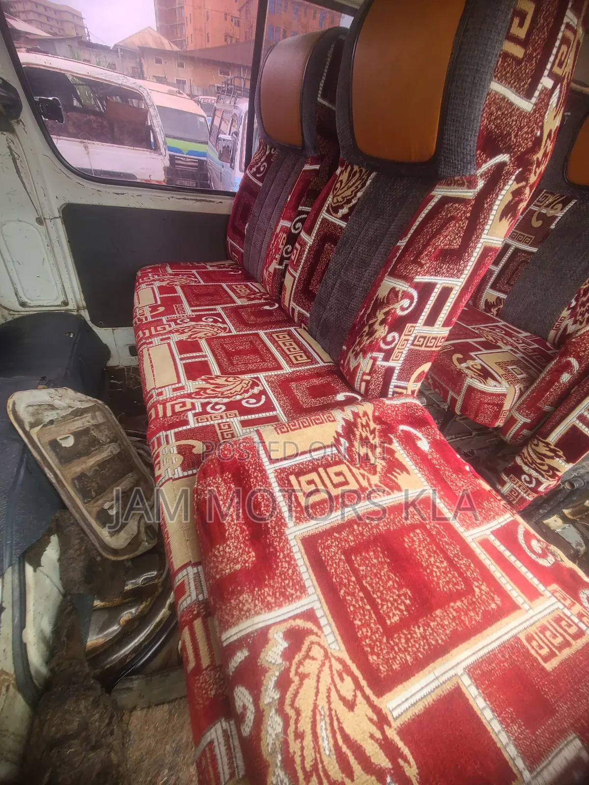 Toyota HiAce 2000 White