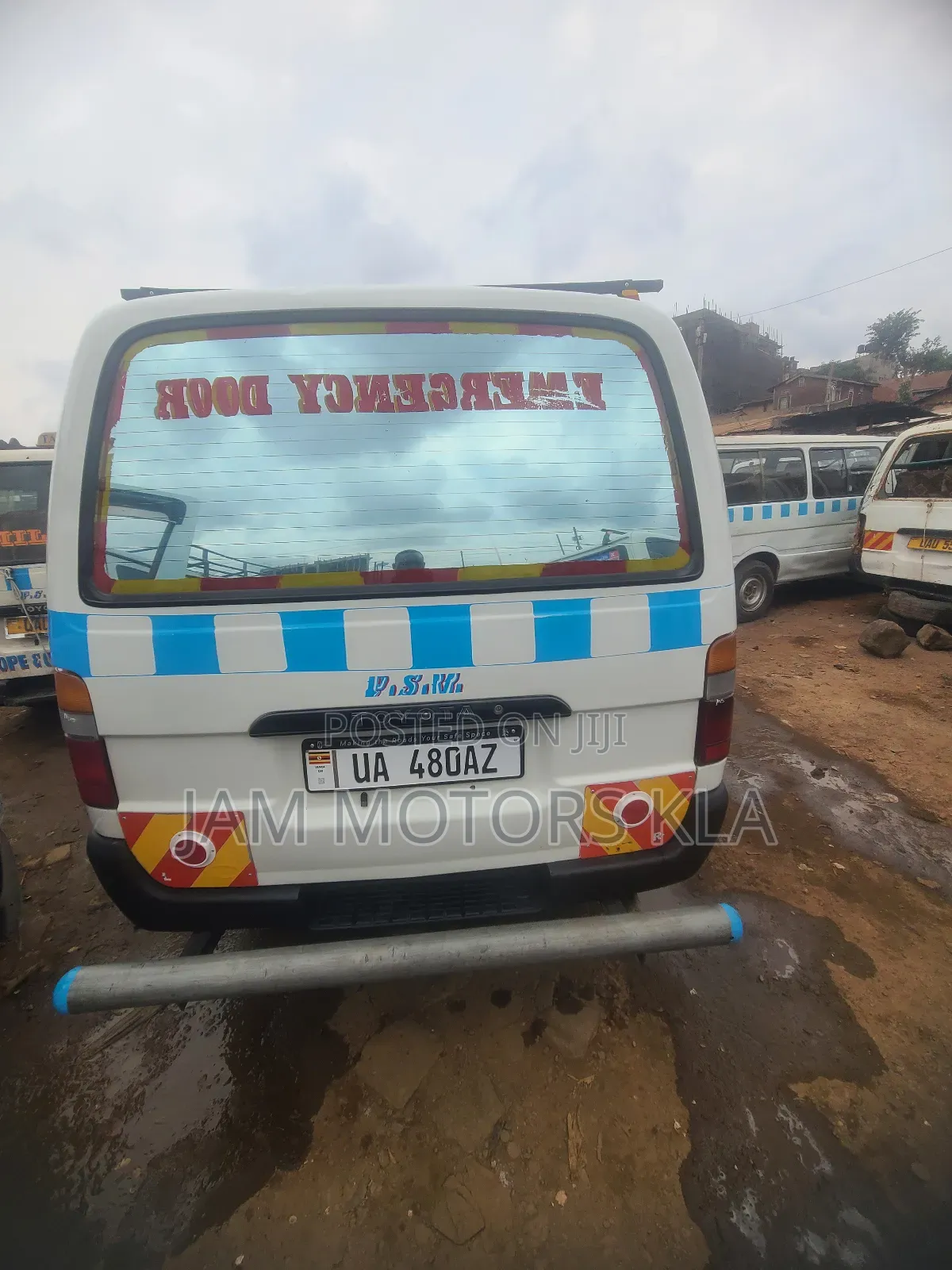 Toyota HiAce 2000 White