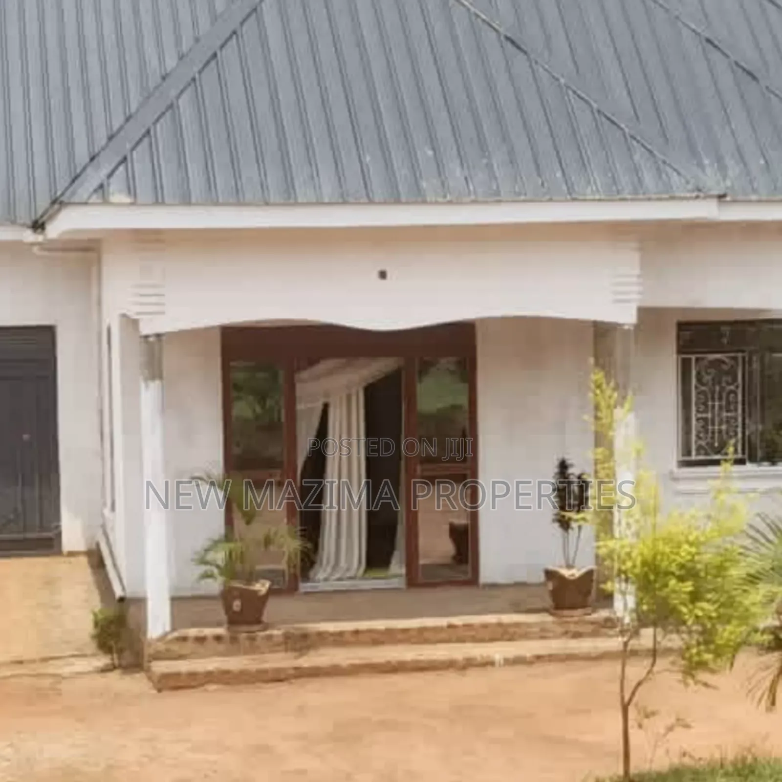 3bdrm House in Nsangi Maya, Central Division for sale