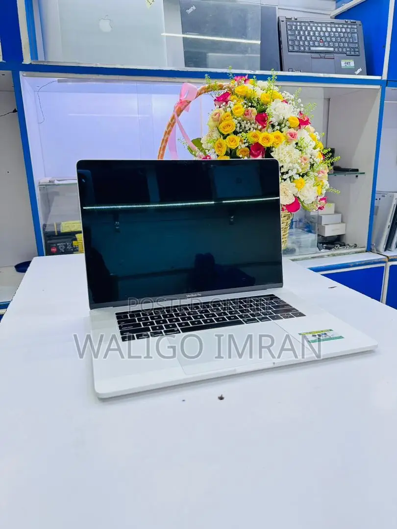 Laptop Apple MacBook Pro 2017 16GB Intel Core I7 SSD 512GB