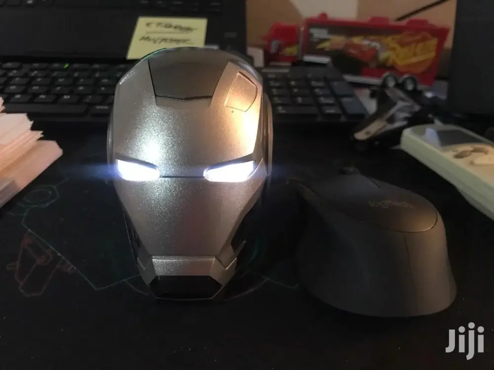 Black Mini Wireless Iron Man Helmet Bluetooth LED Speaker
