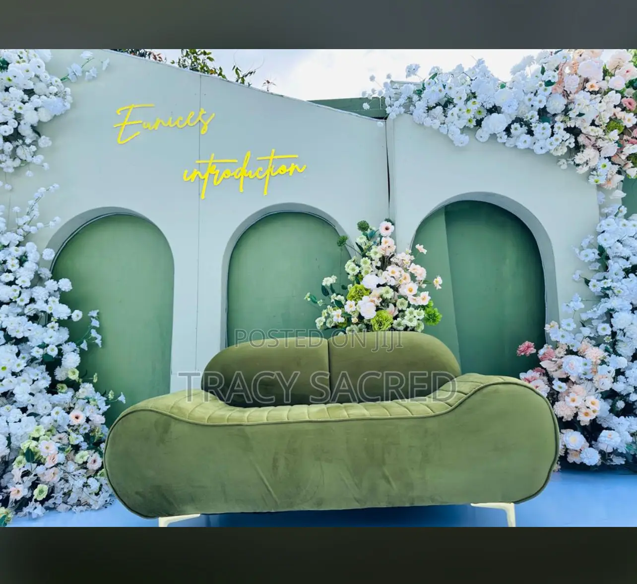 Lydia’S Green Introduction Decoration