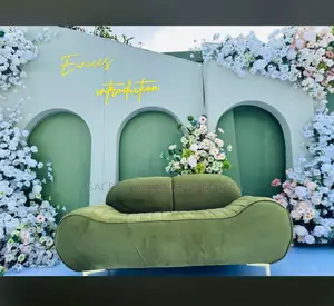Lydia’S Green Introduction Decoration