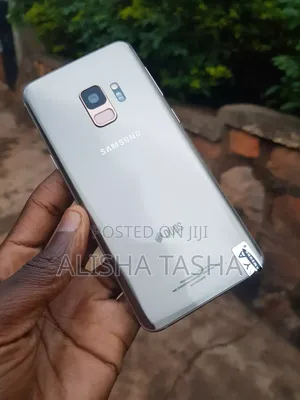 New Samsung Galaxy S9 64 GB Gold