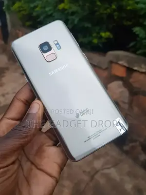 New Samsung Galaxy S9 64 GB Gold