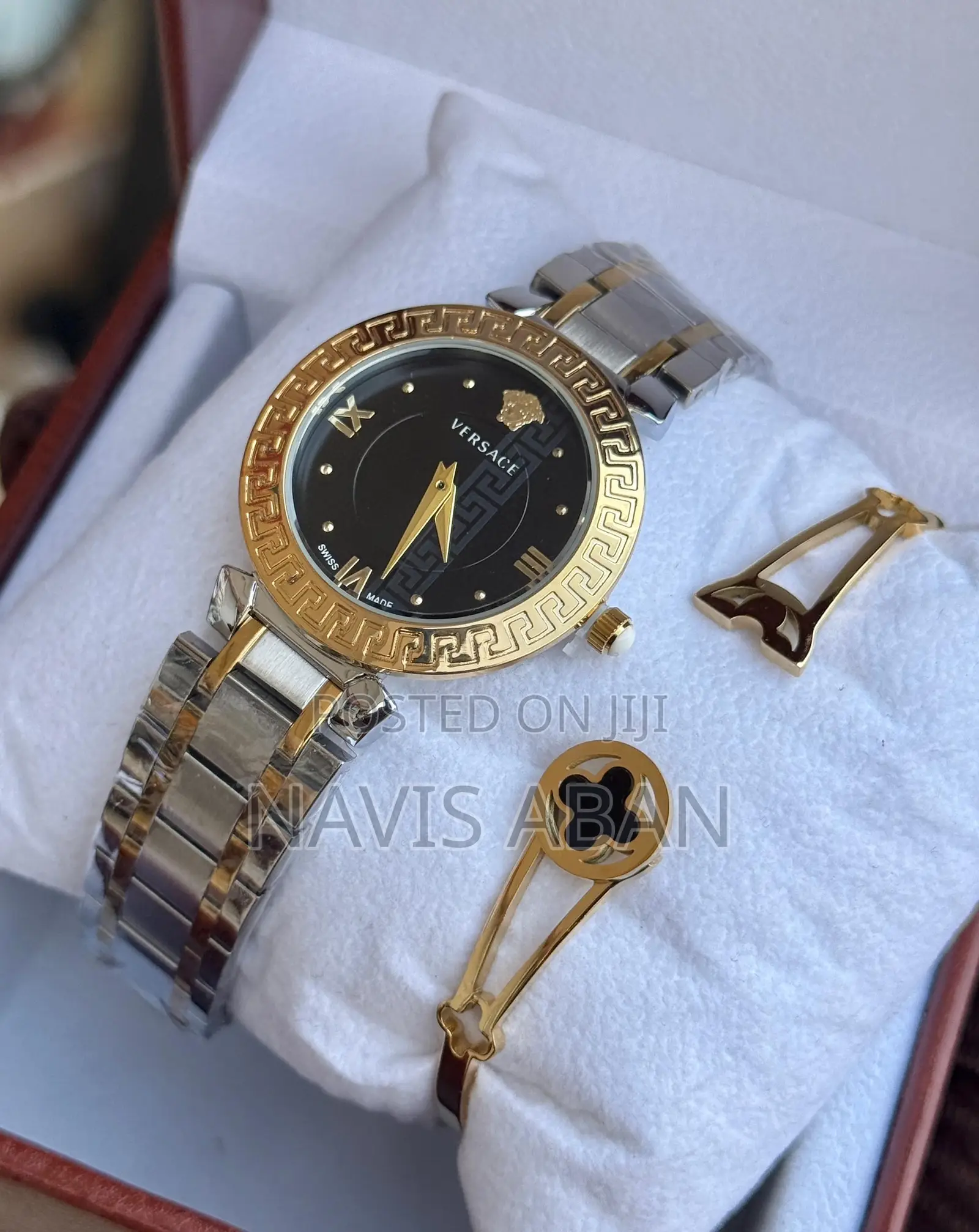 Versace Genuine Watches Plus Free Bracelete
