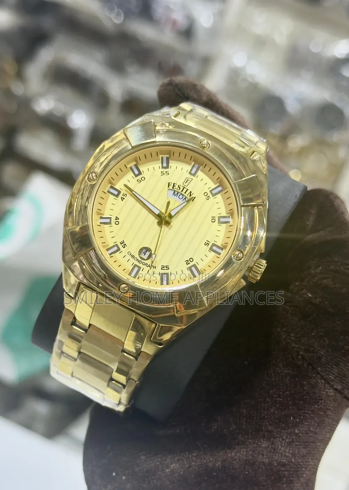 Golden Festina Men's Analog Wrist Time Piece at 30% Discount Price Sale