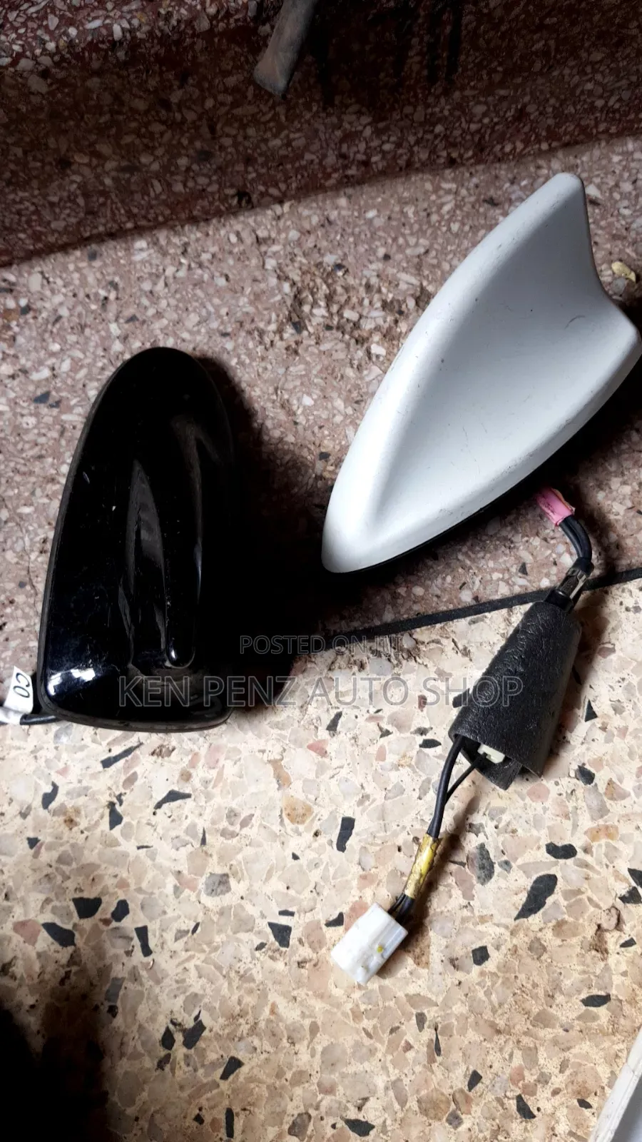 Shark Fin Antenna for All Cars