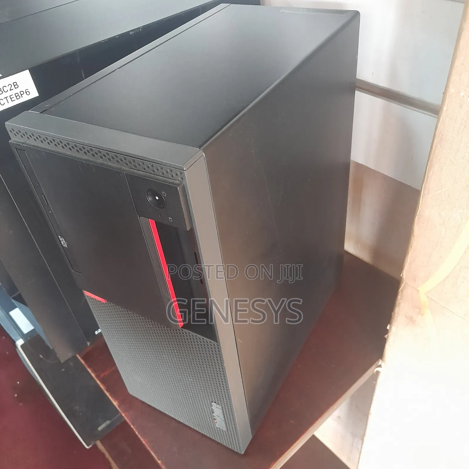 Desktop Computer Lenovo ThinkCentre 24 16GB Intel Core I7 SSD 256GB
