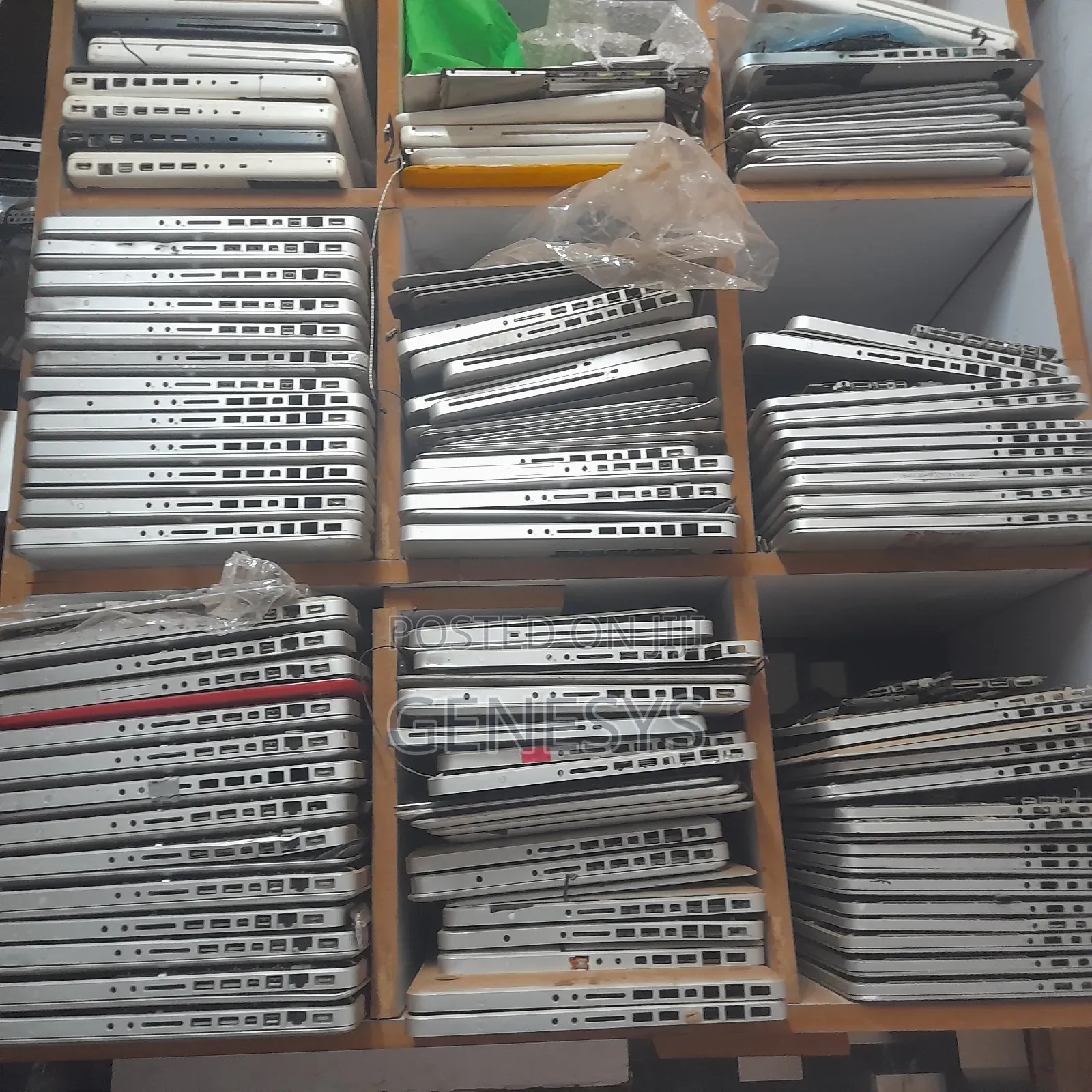 Macbooks Pro/Air Repairs Replacements