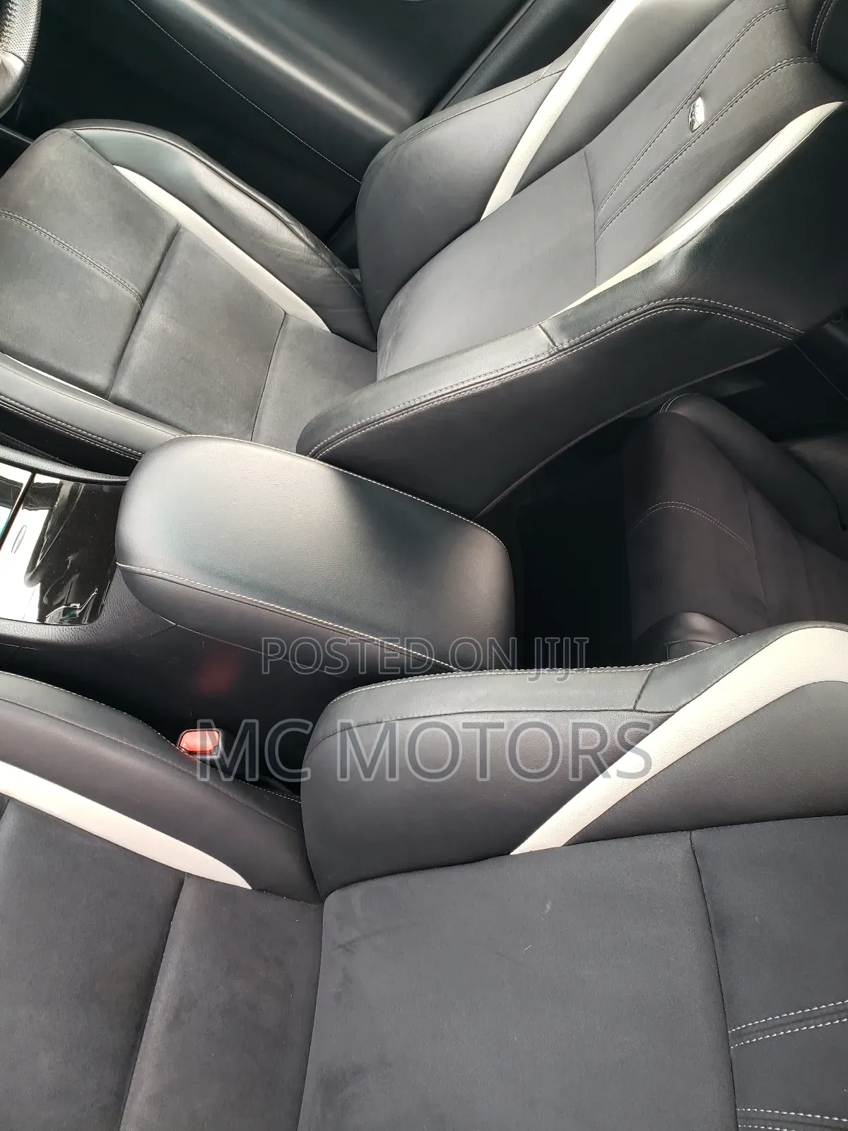 Toyota Harrier 2.0 2016 Black