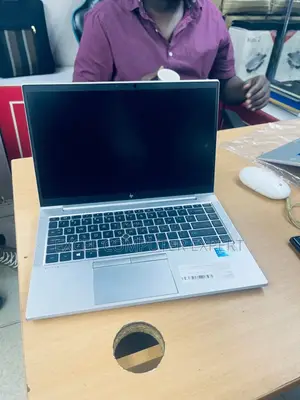 New Laptop HP EliteBook 840 G8 16GB Intel Core I7 SSD 512GB