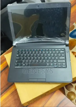 Laptop 8GB Intel Core i5 HDD+SSD 500GB