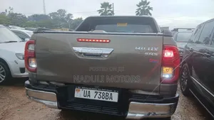 Toyota Hilux 2018 Green