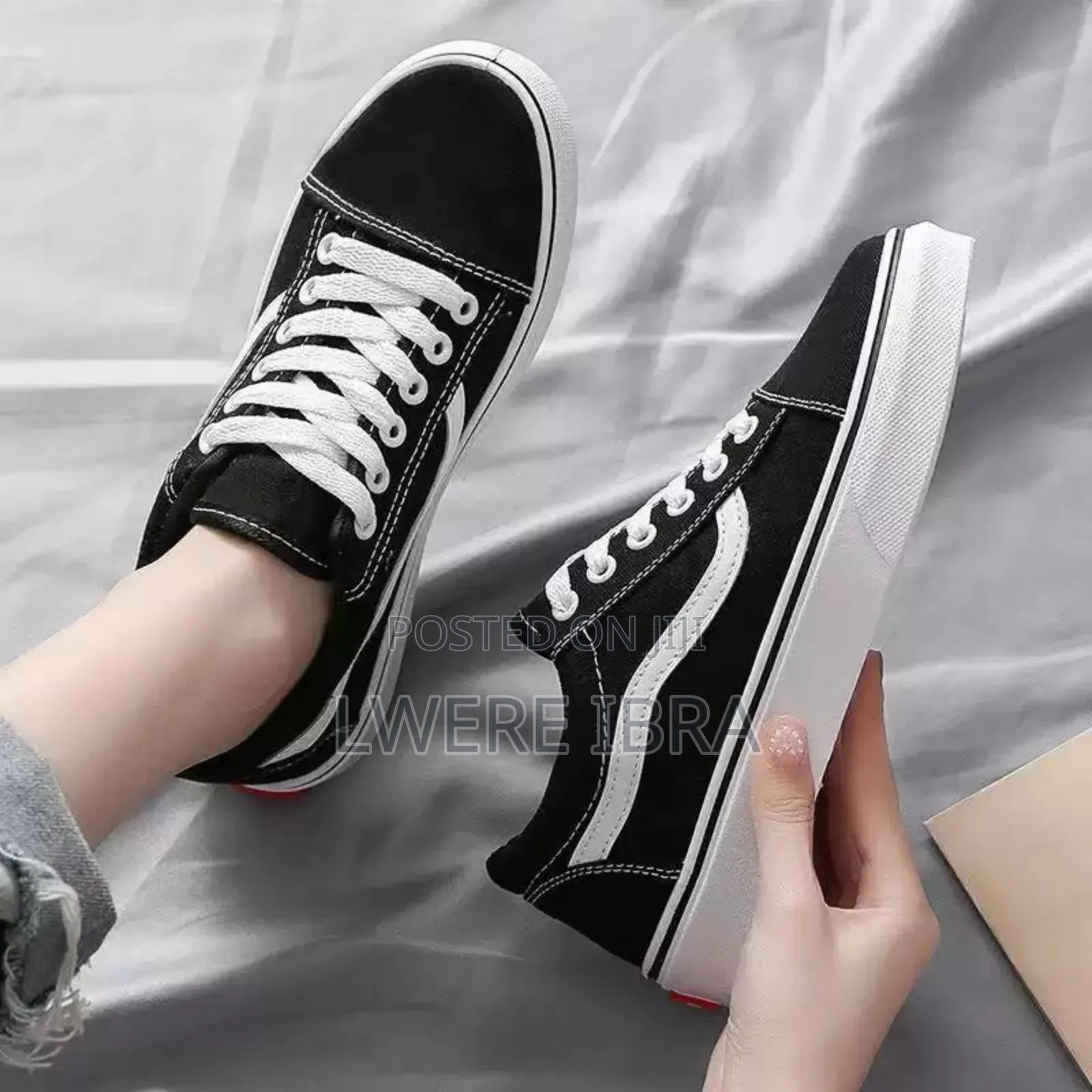 Unisex Black Vans for Ladies