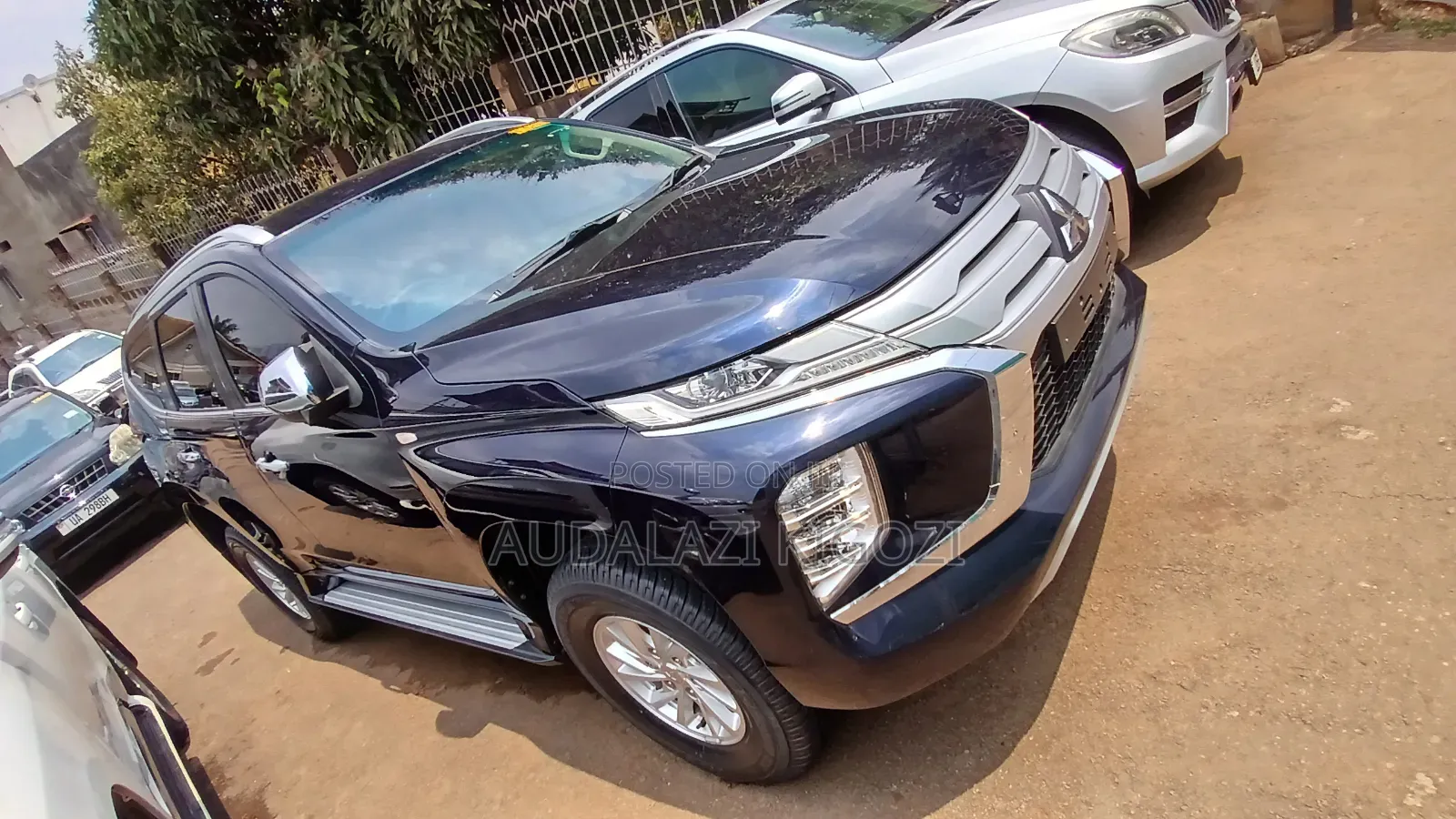Mitsubishi Pajero Sport 2020 Blue