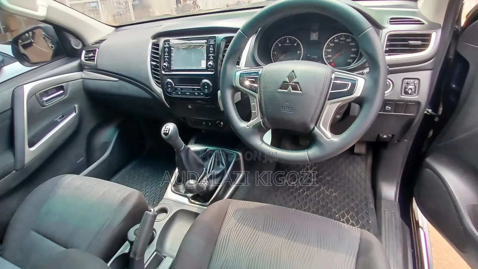 Mitsubishi Pajero Sport 2020 Blue