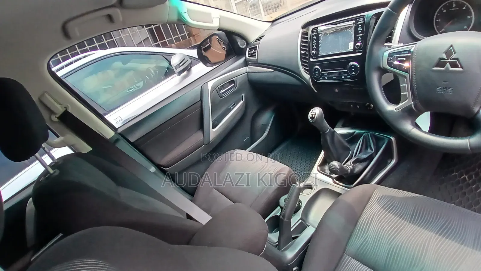 Mitsubishi Pajero Sport 2020 Blue