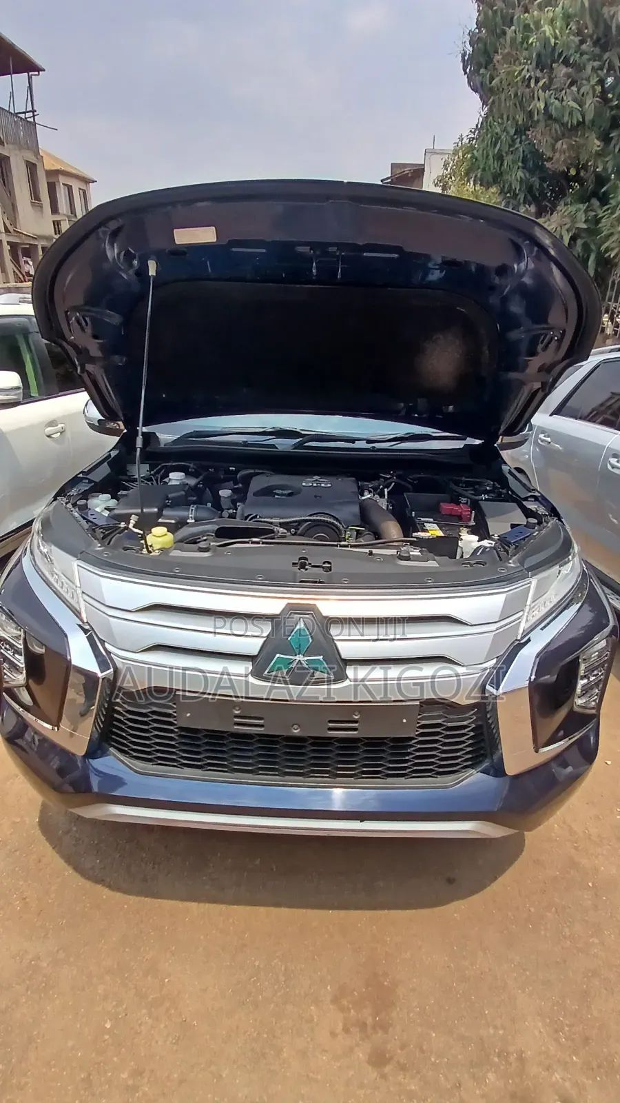 Mitsubishi Pajero Sport 2020 Blue