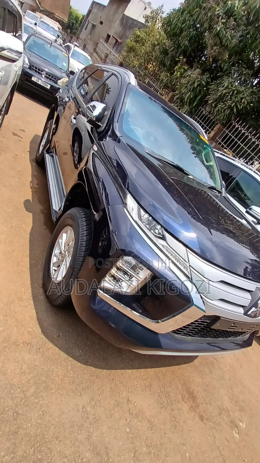 Mitsubishi Pajero Sport 2020 Blue