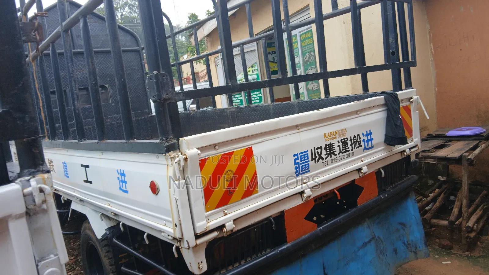 Isuzu Elf Truck 2000 White