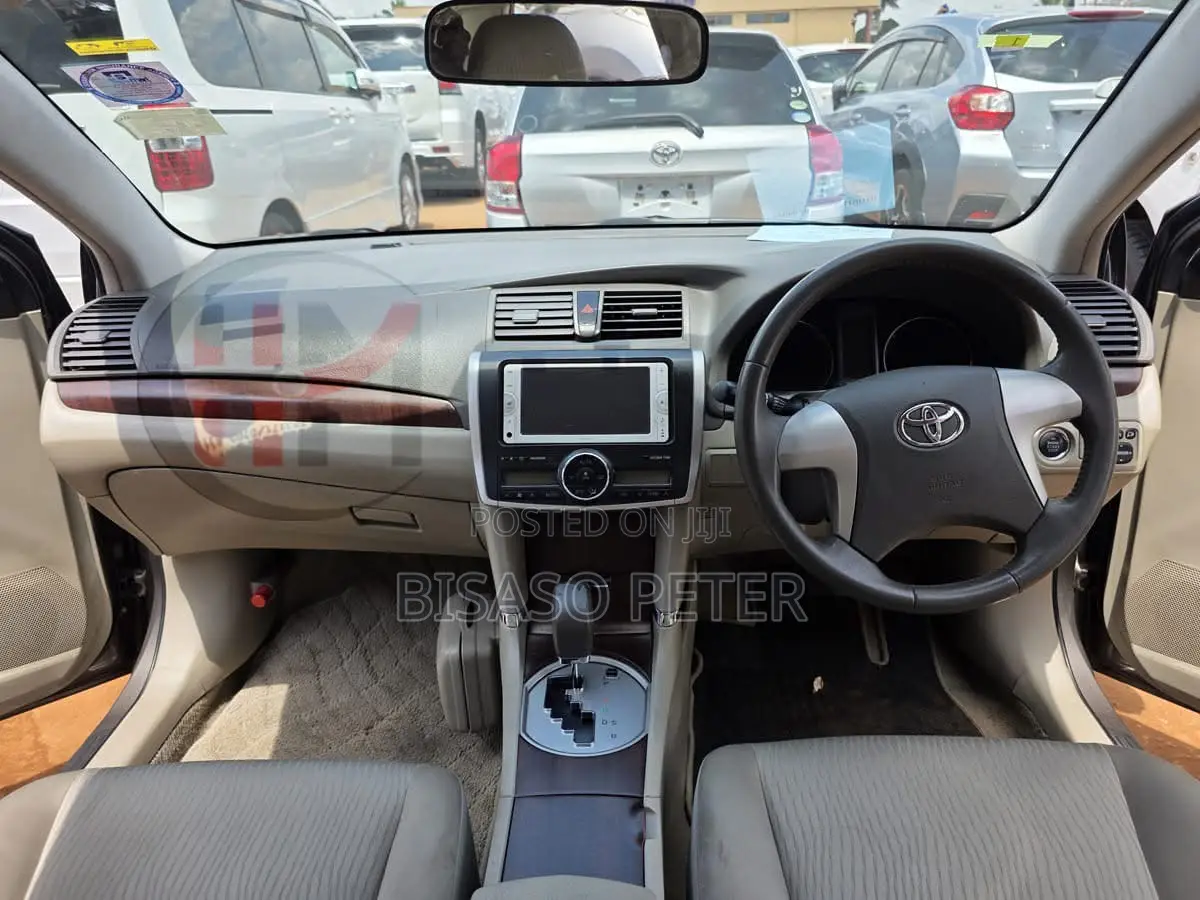 Toyota Premio 1.8 AWD 2012 Gray