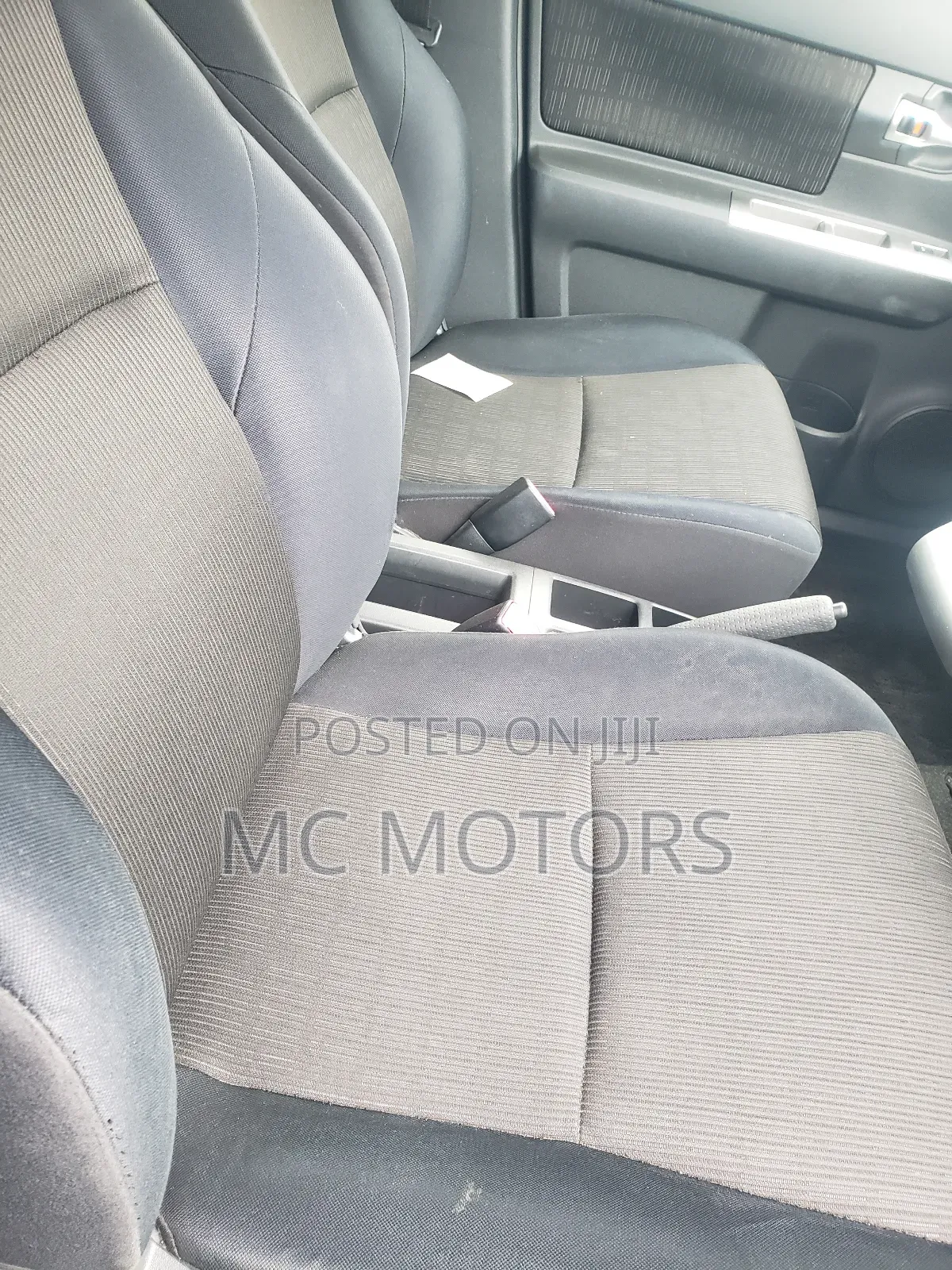 Toyota Corolla Rumion Hatchback 1.5 FWD 2011 Silver