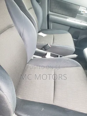 Toyota Corolla Rumion Hatchback 1.5 FWD 2011 Silver
