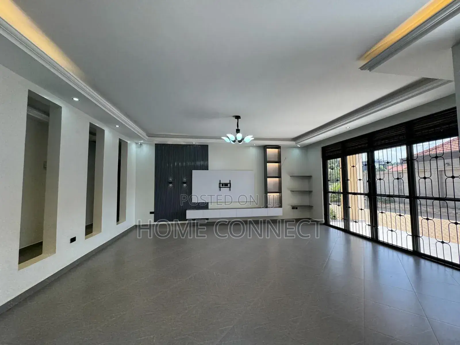 4bdrm Bungalow in Muyenga, Central Division for rent