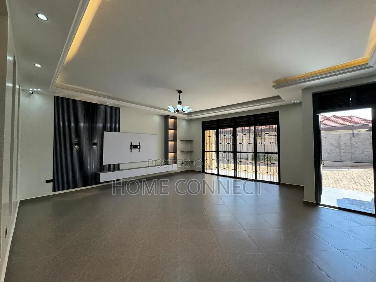 4bdrm Bungalow in Muyenga, Central Division for rent