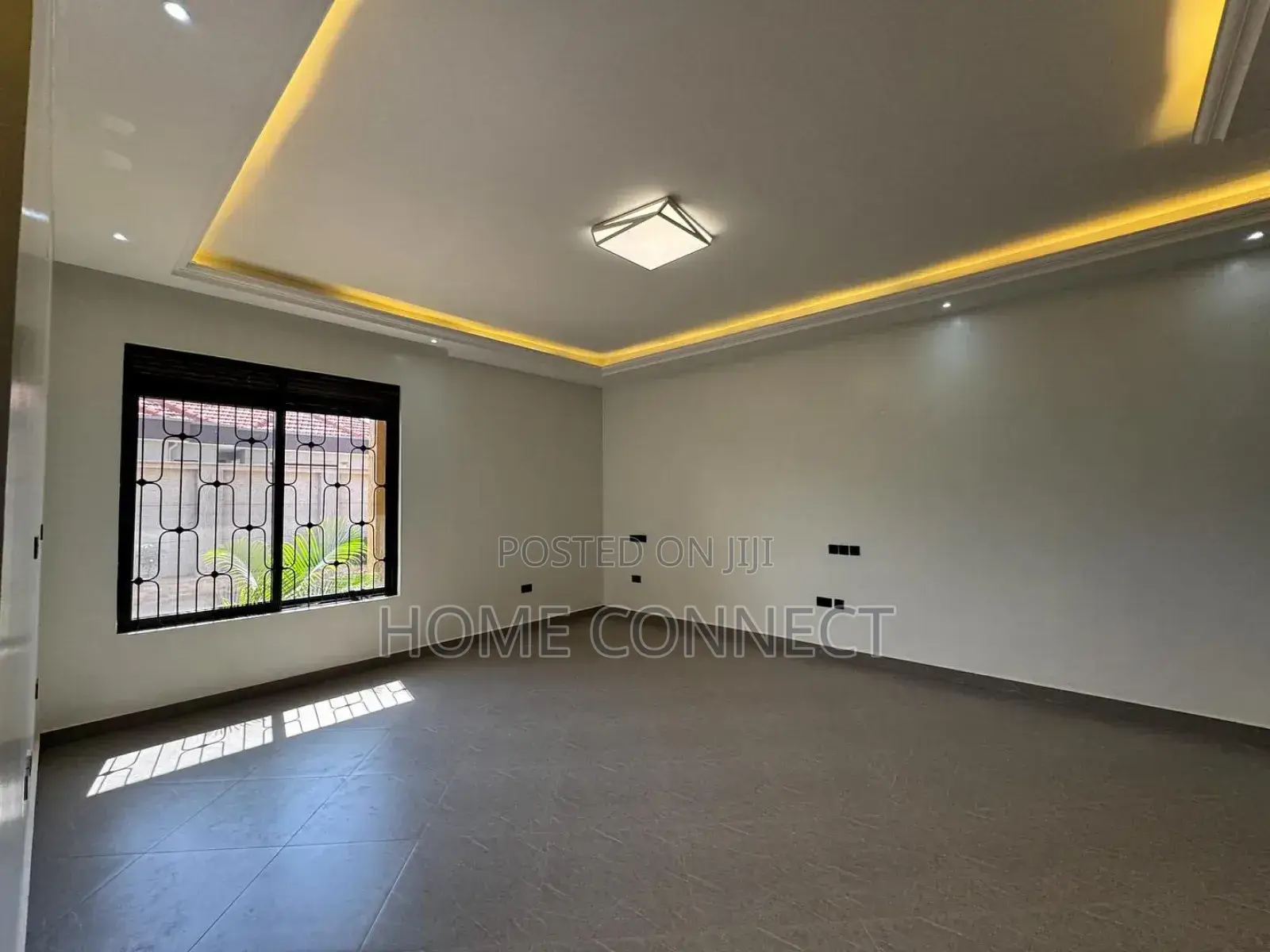 4bdrm Bungalow in Muyenga, Central Division for rent