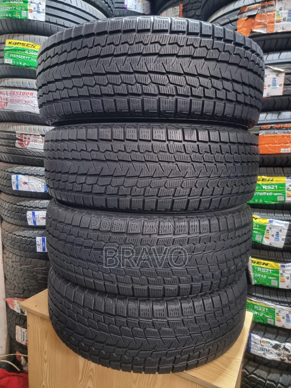 225/65r17 Japan Tyres Good Condition.