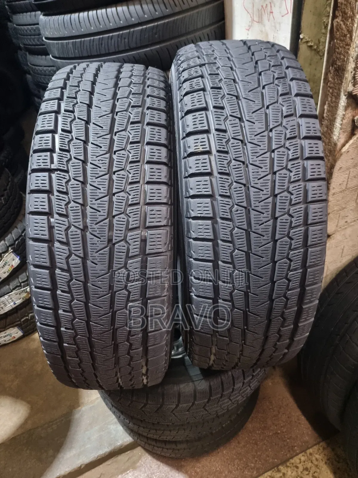 225/65r17 Japan Tyres Good Condition.