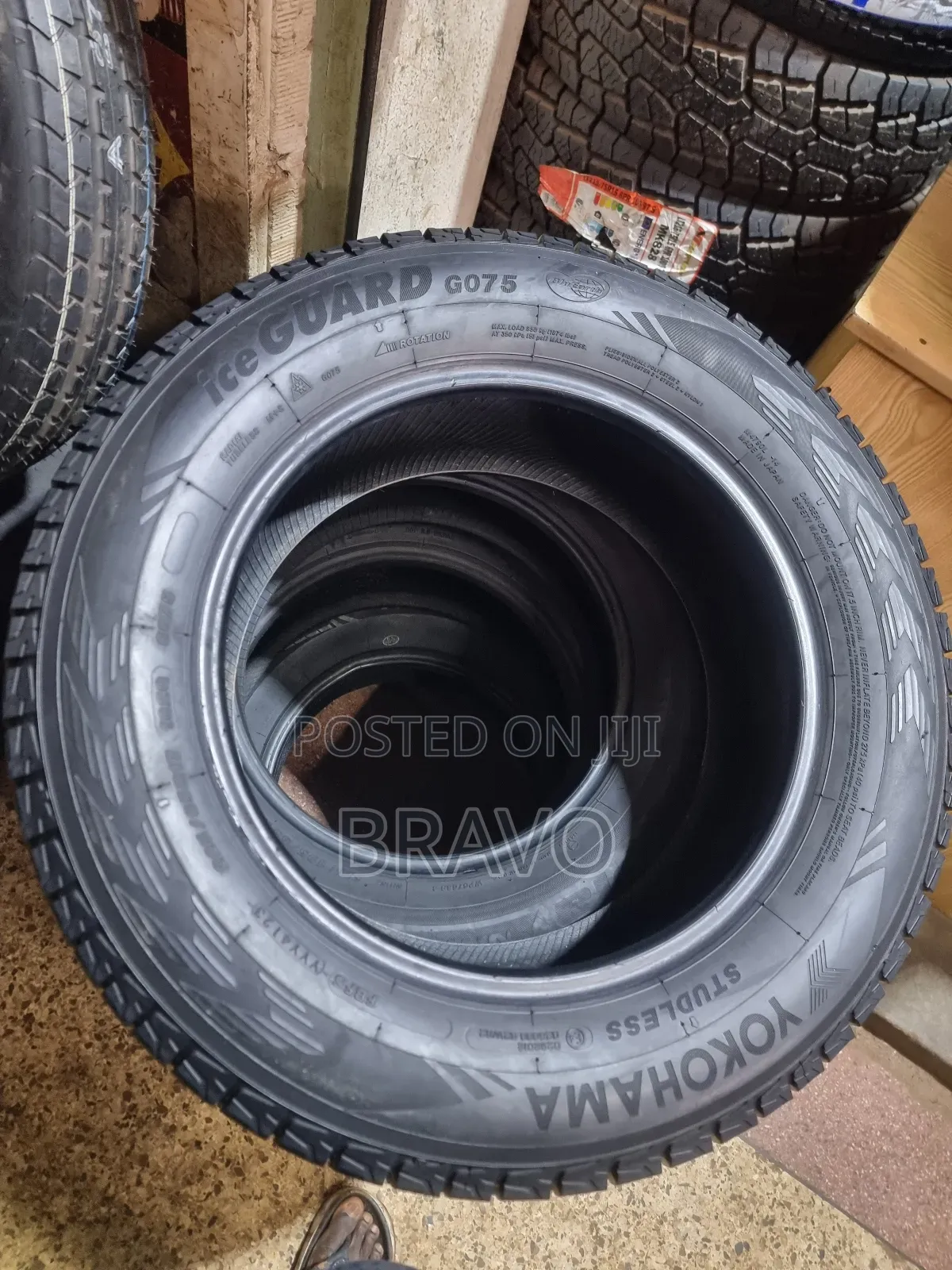 225/65r17 Japan Tyres Good Condition.