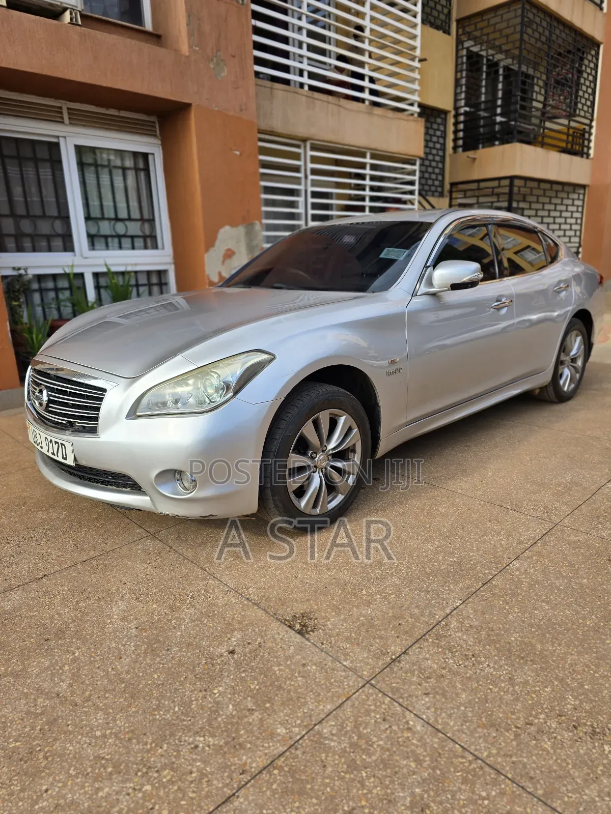 Nissan Fuga 2013 Silver