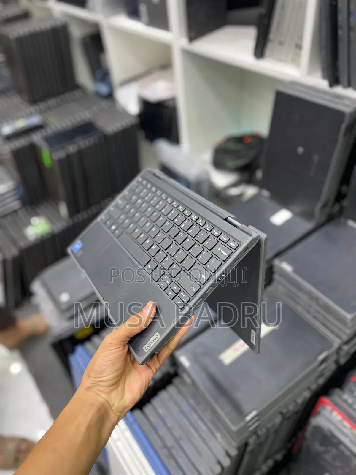 New Laptop Lenovo 300e 4GB Intel Celeron SSD 128GB