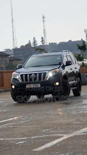 Toyota Land Cruiser Prado 2018 Black