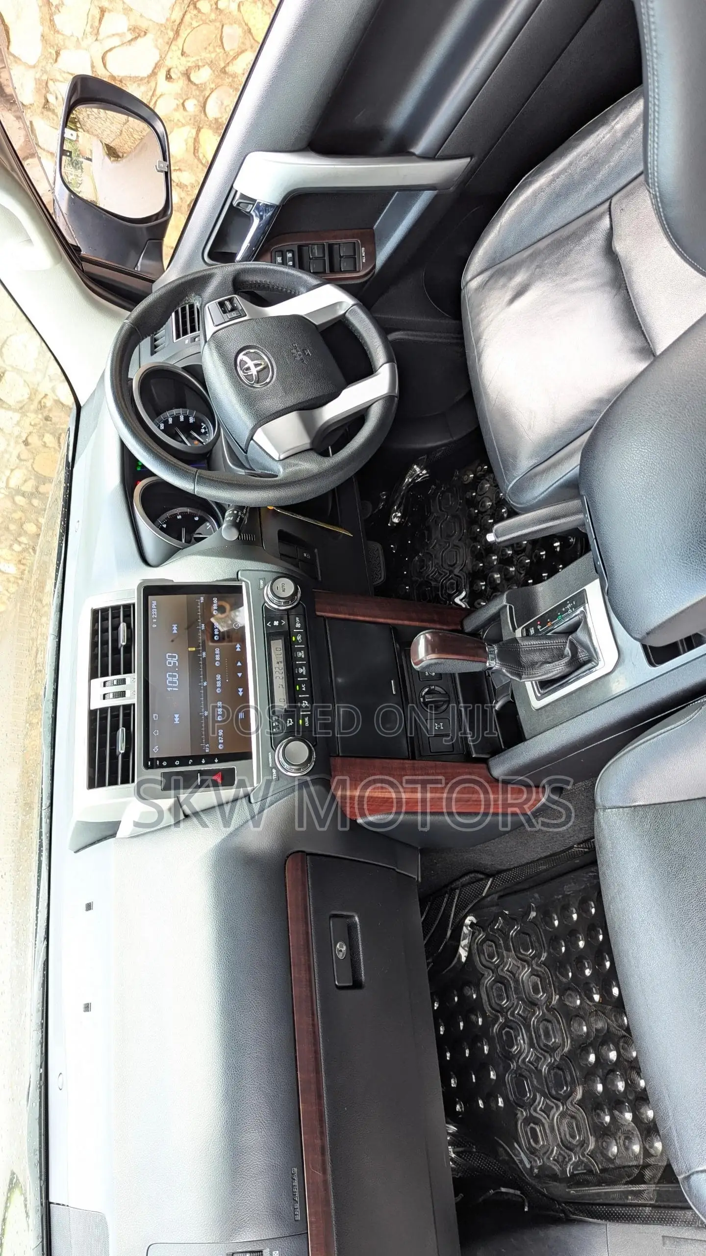 Toyota Land Cruiser Prado 2018 Black