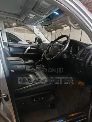 Toyota Land Cruiser 4.6 V8 ZX 2011 Silver