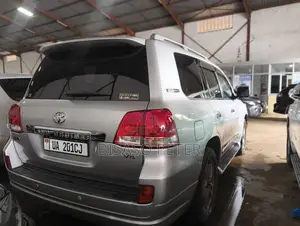 Toyota Land Cruiser 4.6 V8 ZX 2011 Silver
