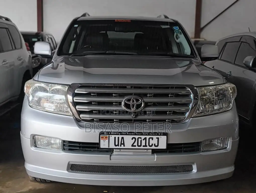 Toyota Land Cruiser 4.6 V8 ZX 2011 Silver