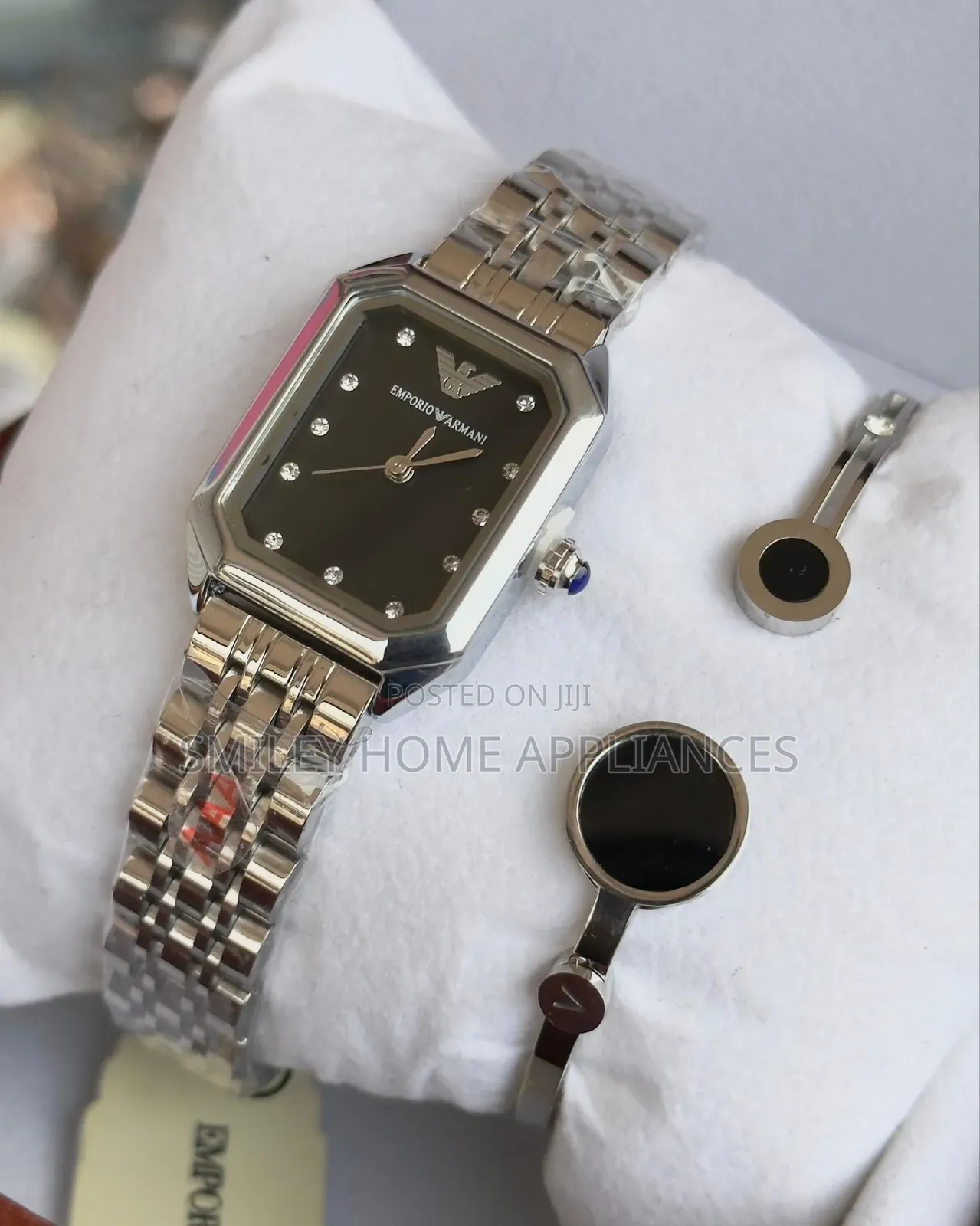 Empori Armani Women's Analog Wrist Time Piece at 20% Discount