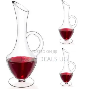 Modern Clear Glass Elegant Carafe Wine Decanter With Decorative Gold