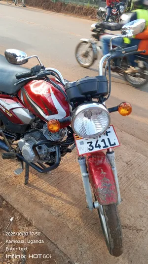 TVS HLX 125 2022 Red