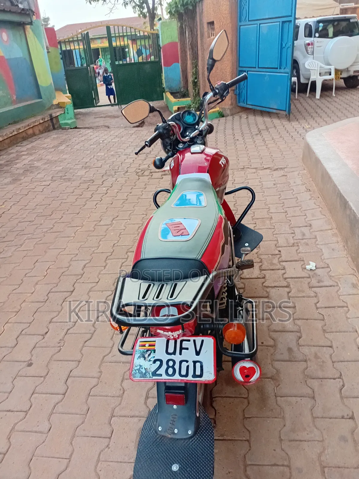 TVS HLX 125 2023 Red
