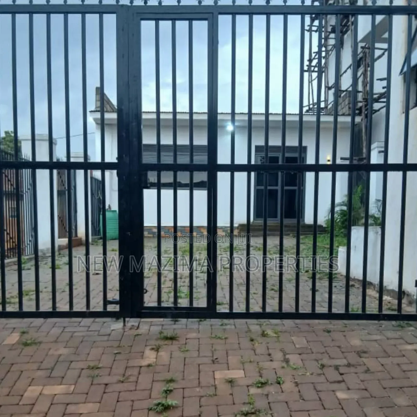 3bdrm House in Namasuba Town, Central Division for sale