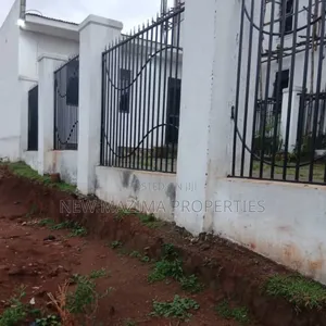 3bdrm House in Namasuba Town, Central Division for sale